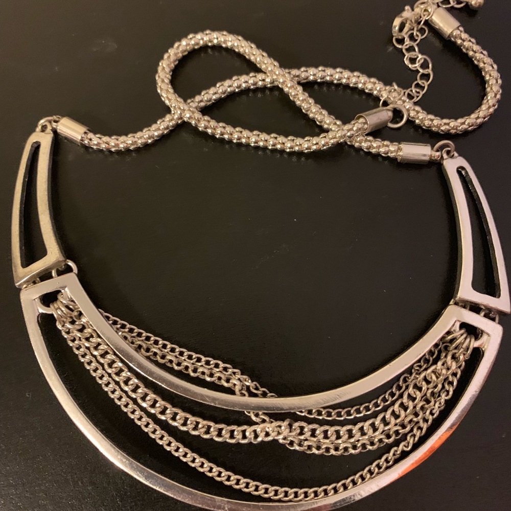 Costume Jewelry Necklace Silver Colored